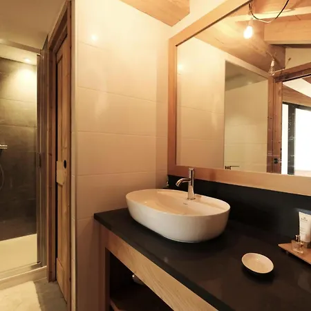 Caseblanche - Carline Mae-2954 Chalet